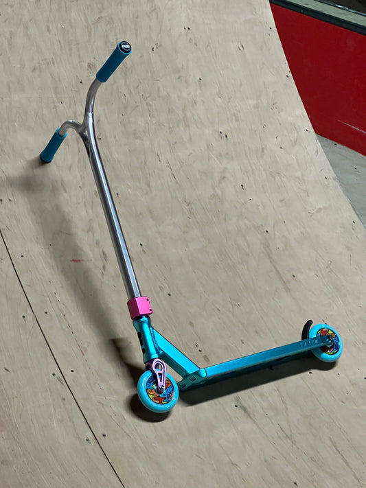 "Blue Christmas" custom kickbike by Isak Huddén