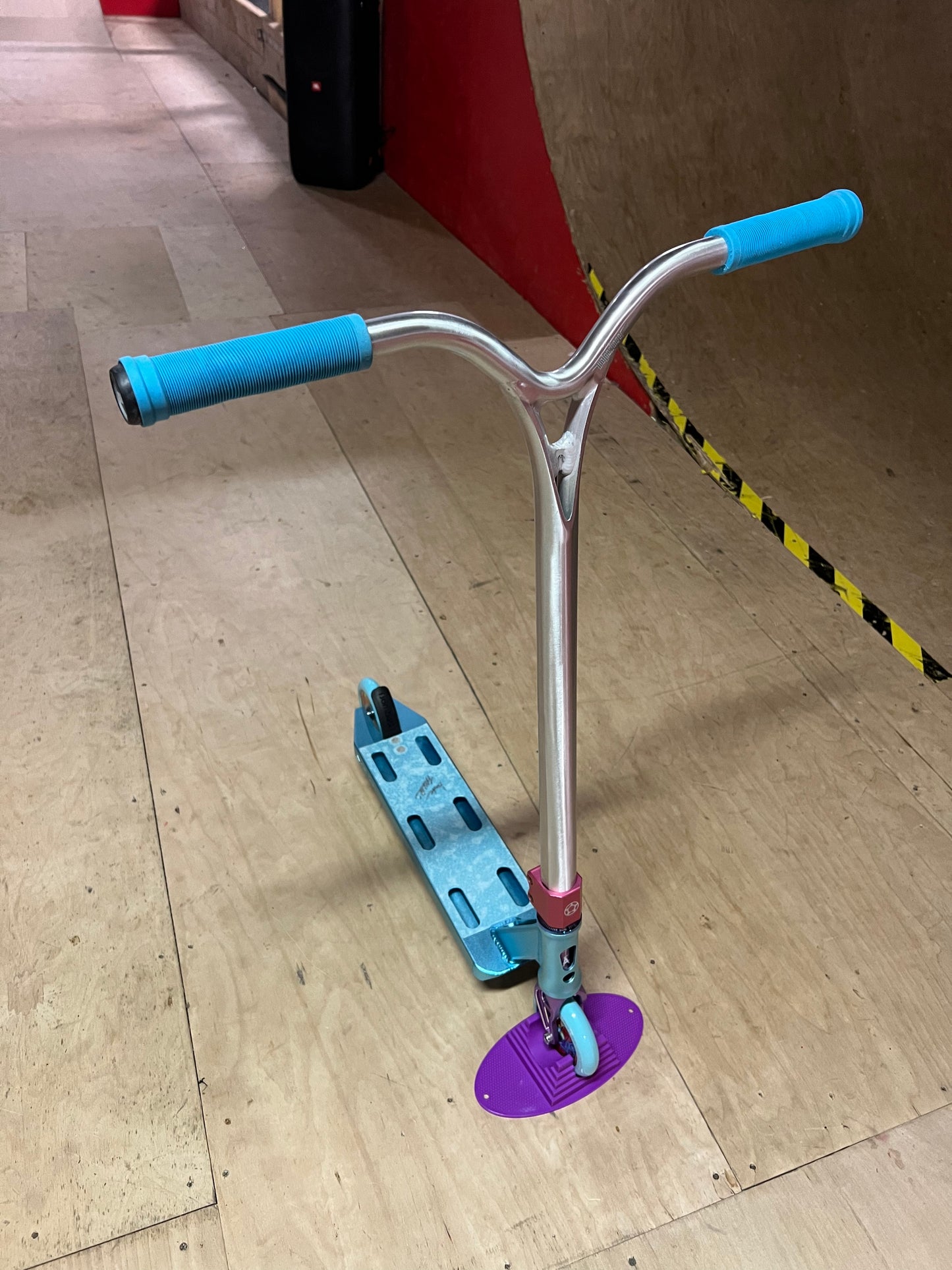 "Blue Christmas" custom kickbike by Isak Huddén