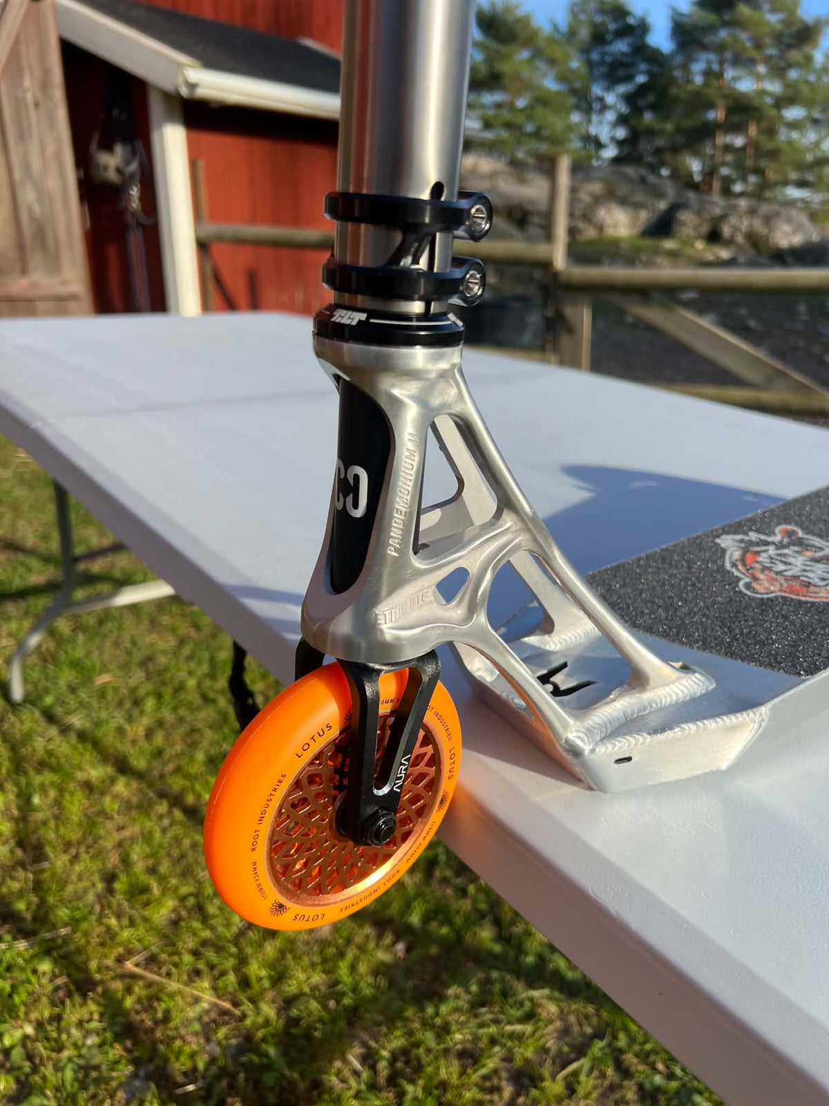 Isak Huddén signatur sparkcykel