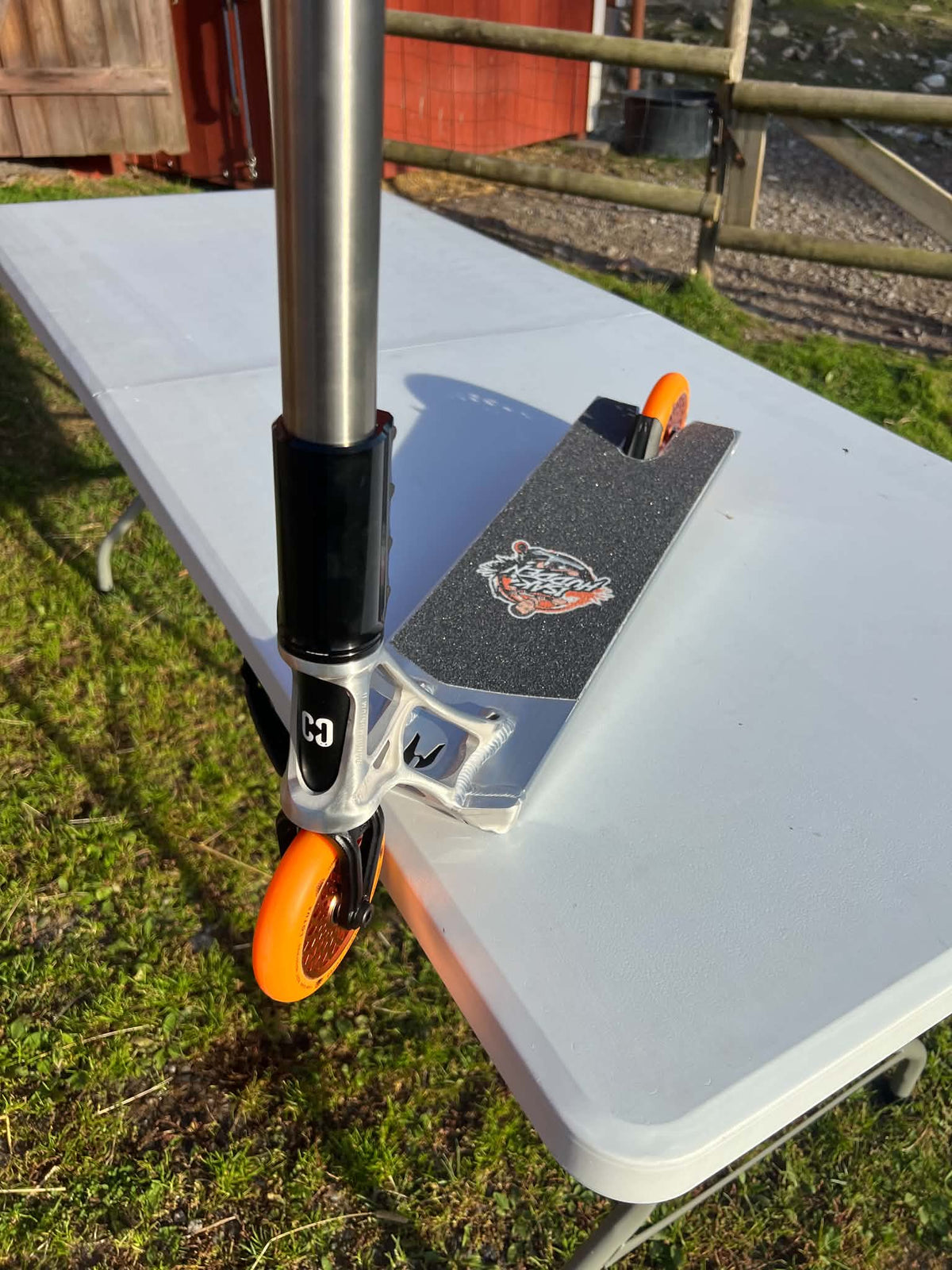 Isak Huddén signatur sparkcykel
